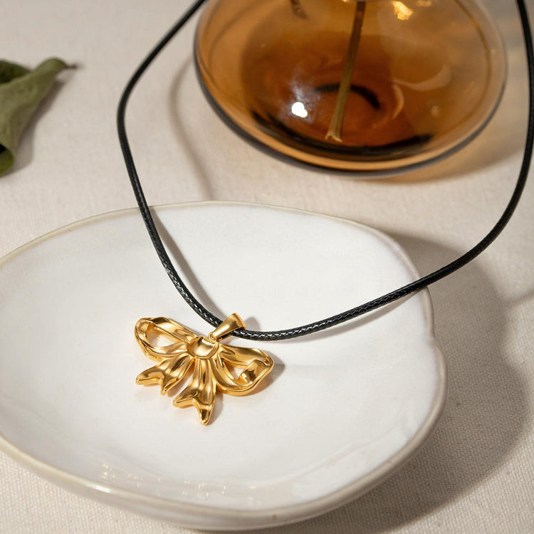 18K Gold-Plated Bow Pendant Necklace - Rebel K Collective