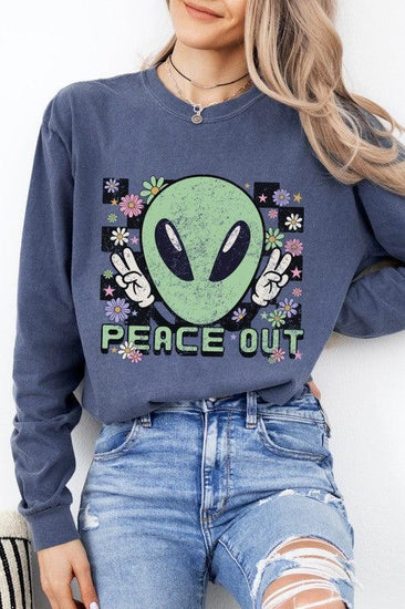 Peace Out Alien Retro Graphic Tee - Rebel K Collective