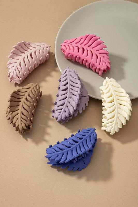 Feather shape hair claw clip - Rebel K Collective