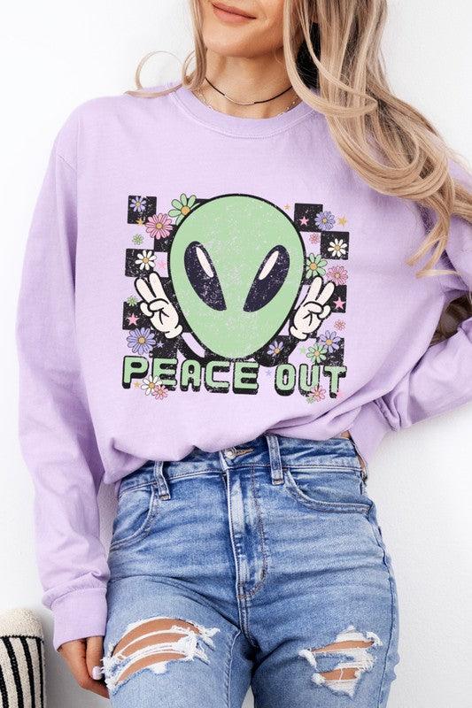 Peace Out Alien Retro Graphic Tee - Rebel K Collective