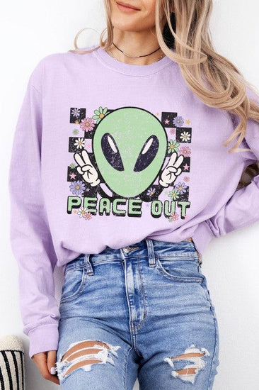 Peace Out Alien Retro Graphic Tee - Rebel K Collective